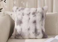 Coussin blanc et gris effet fourrure 45x45 cm KAELA