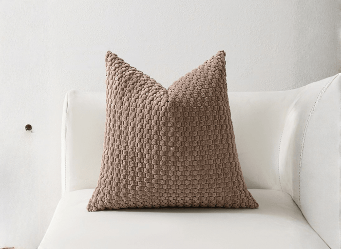 Coussin marron en tissu texturé doux 45x45 cm DUNE